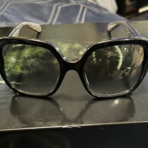 Kate Spade Sunglasses w/ case - Picture 3 of 6